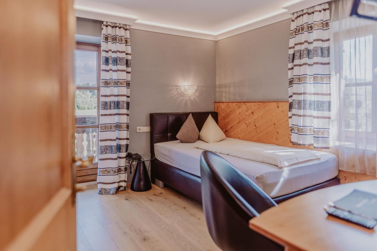 Landhotel Gschirnwirt Eugendorf Extérieur photo